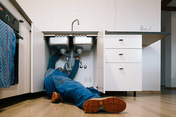 Professional Leak Detection technician working in Weston, FL